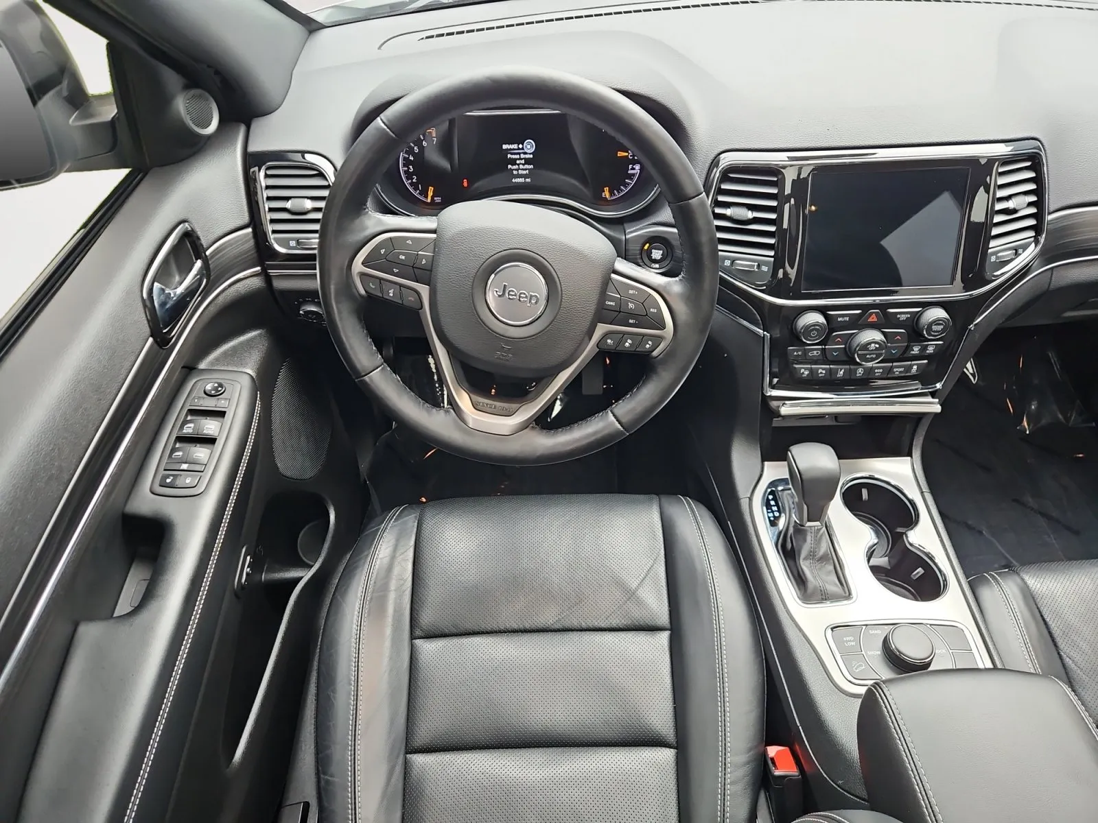 Jeep Grand Cherokee photo 11