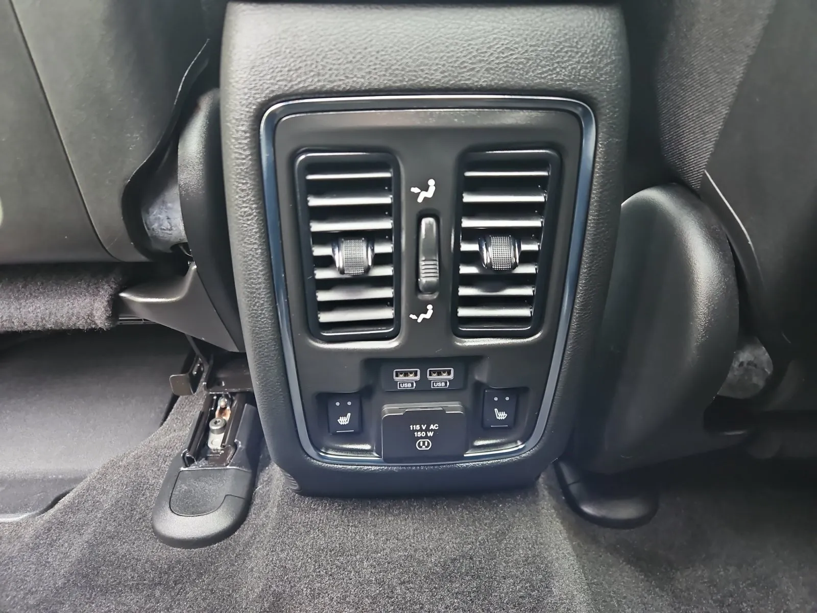 Jeep Grand Cherokee photo 14