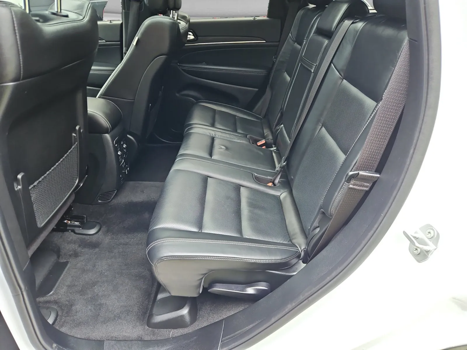 Jeep Grand Cherokee photo 15