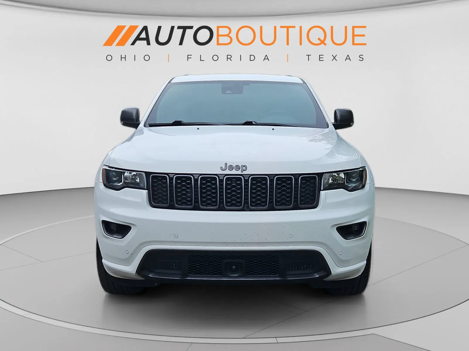 Jeep Grand Cherokee photo 9
