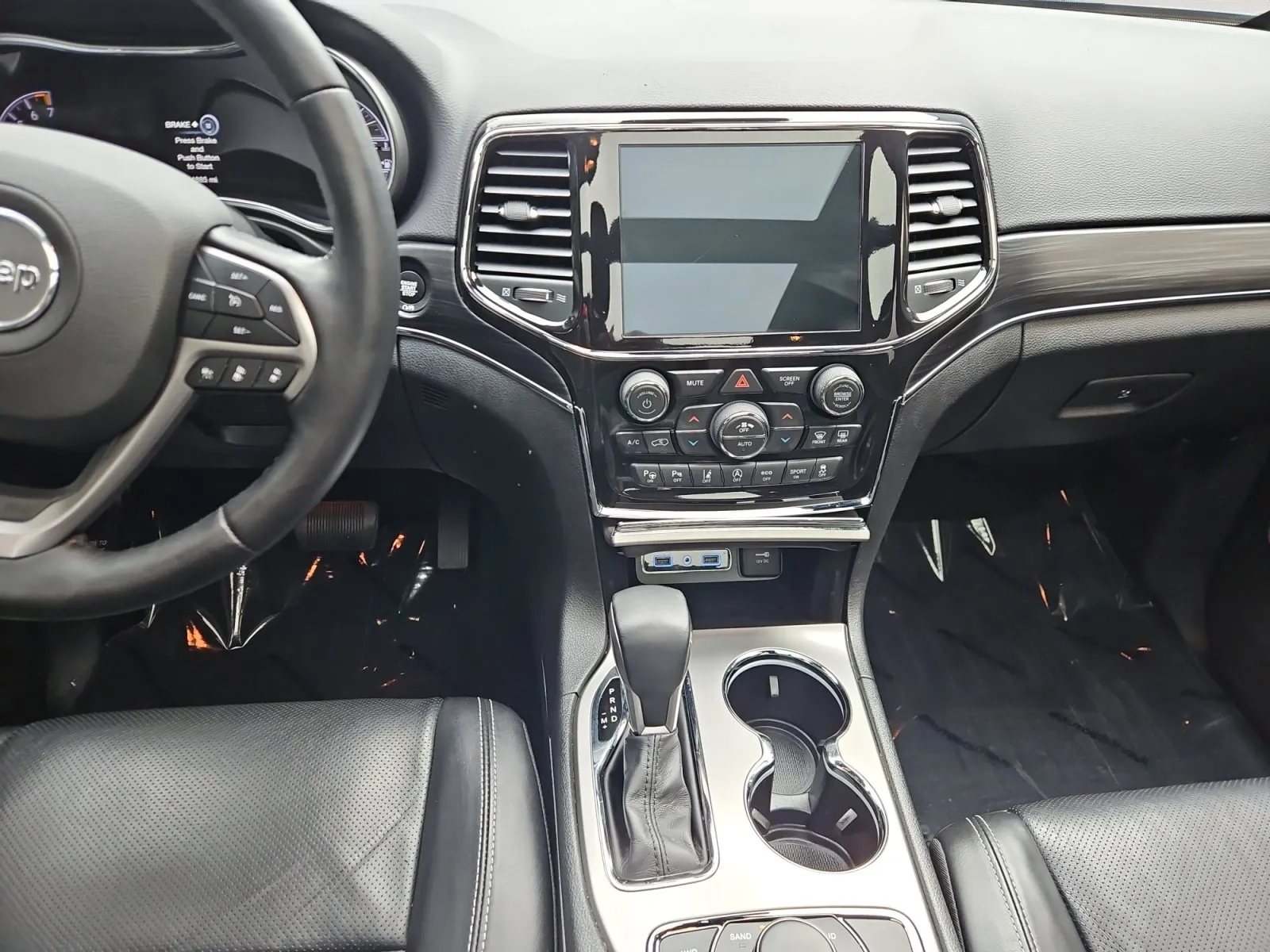 Jeep Grand Cherokee photo 12