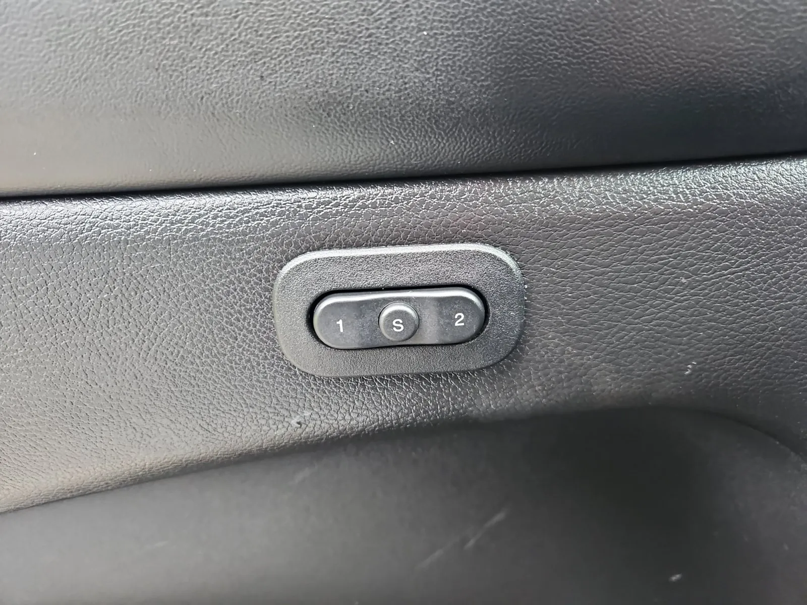 Jeep Grand Cherokee photo 17
