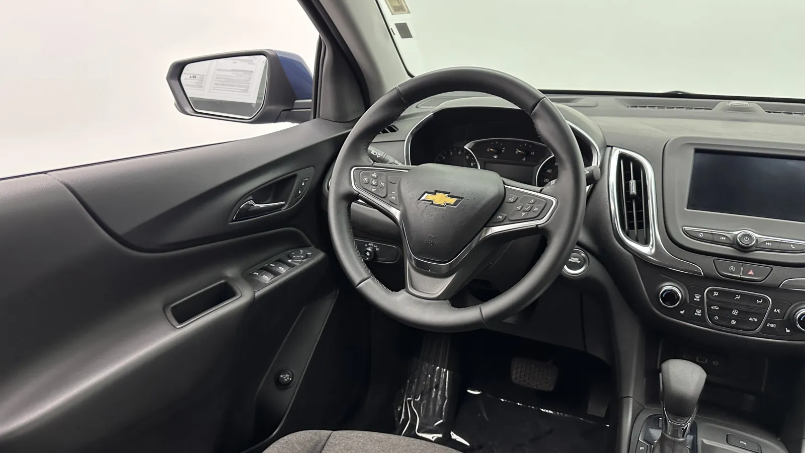 2024 Chevrolet Equinox LT - Photo 22