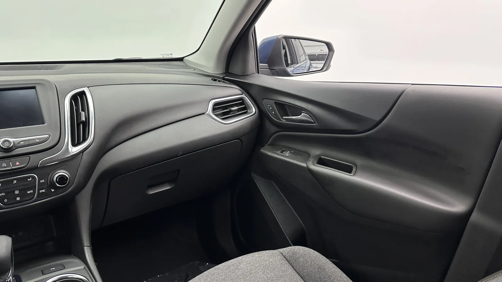 2024 Chevrolet Equinox LT - Photo 24