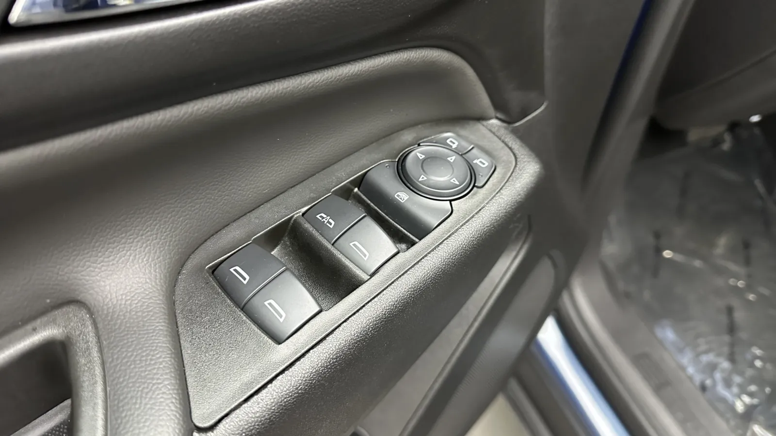 2024 Chevrolet Equinox LT - Photo 11