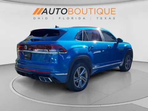 More photos of 2024 Volkswagen Atlas Cross Sport 2.0T SEL R-Line at Auto Boutique Ohio, OH