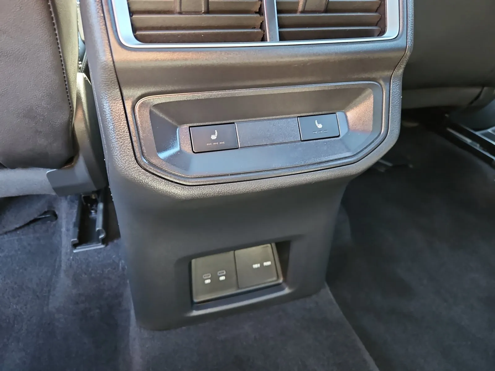 Volkswagen Atlas Cross Sport photo 14