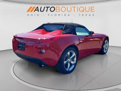 More photos of 2007 Pontiac Solstice at Auto Boutique Ohio, OH