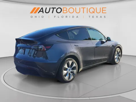 More photos of 2023 Tesla Model Y Long Range at Auto Boutique Ohio, OH