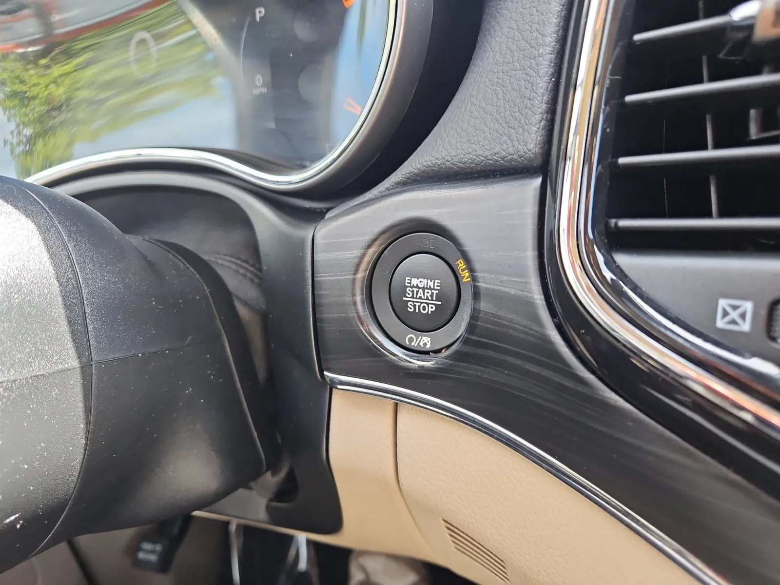 Jeep Grand Cherokee photo 22