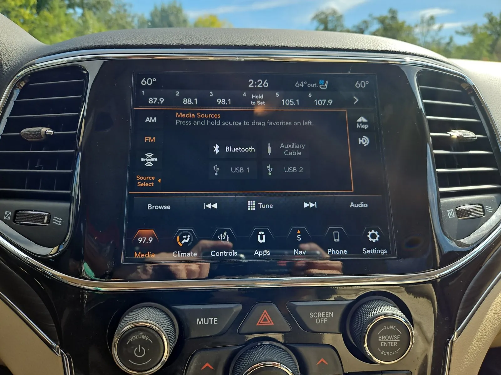 Jeep Grand Cherokee photo 21