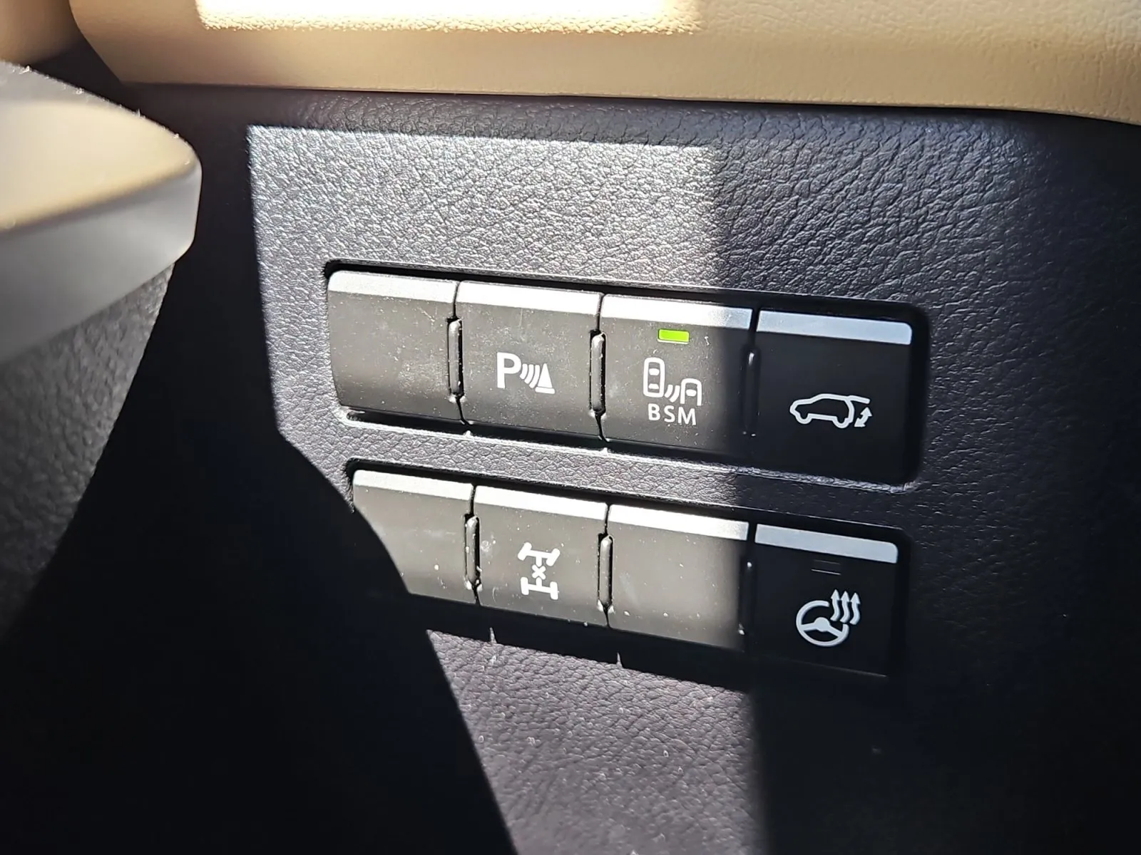 Lexus NX photo 17