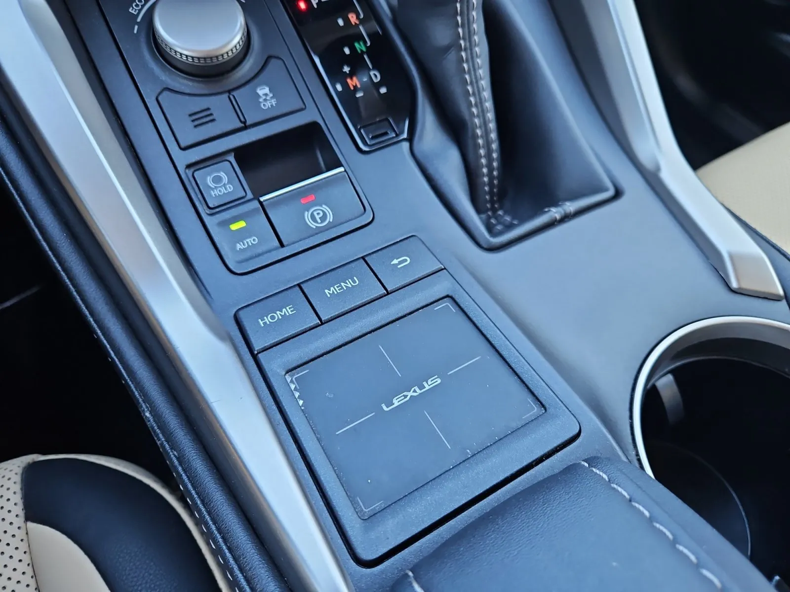 Lexus NX photo 26
