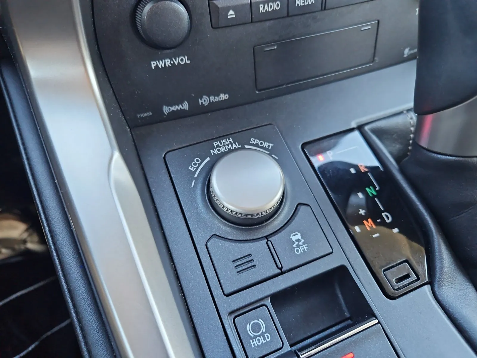 Lexus NX photo 24