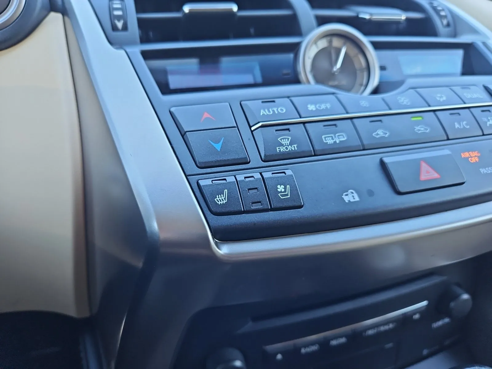 Lexus NX photo 23