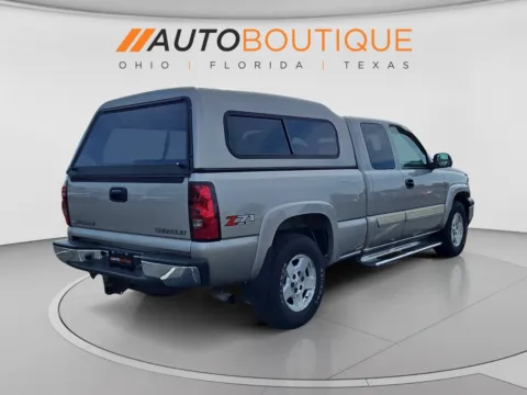More photos of 2004 Chevrolet Silverado 1500 Z71 at Auto Boutique Ohio, OH