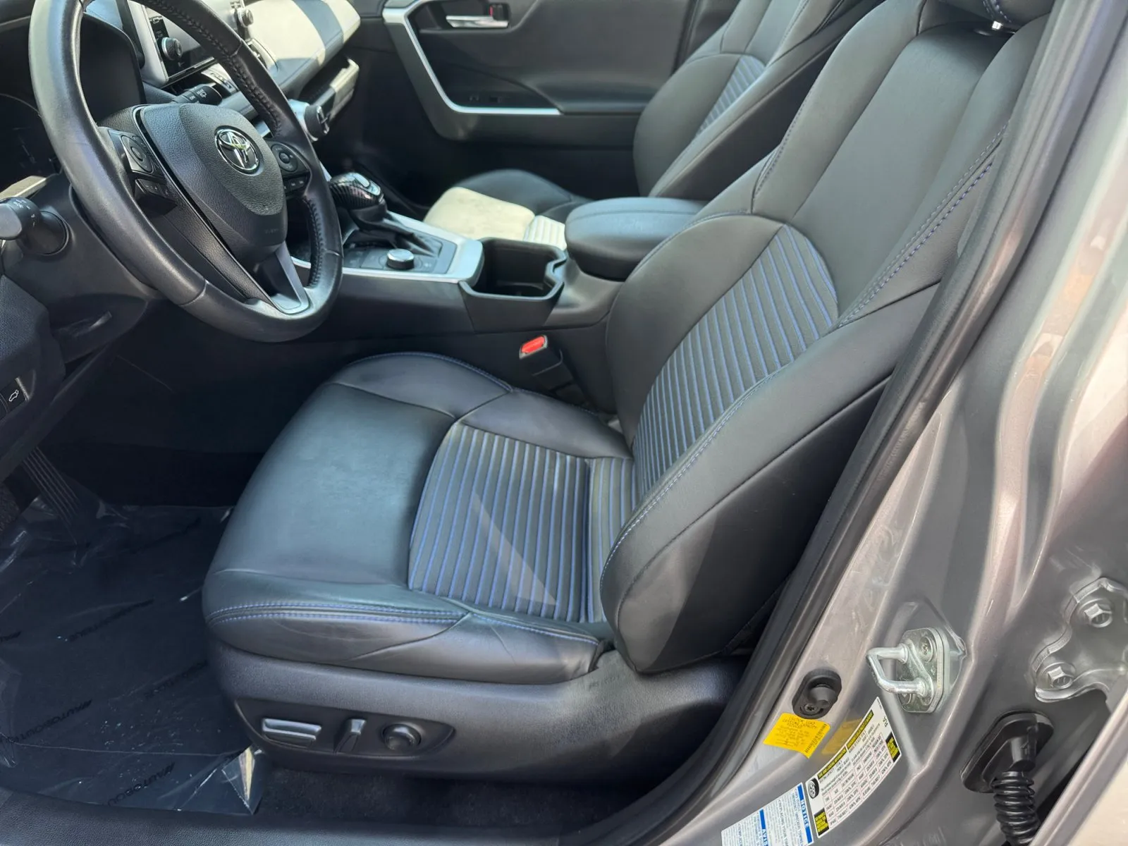 Toyota RAV4 photo 9