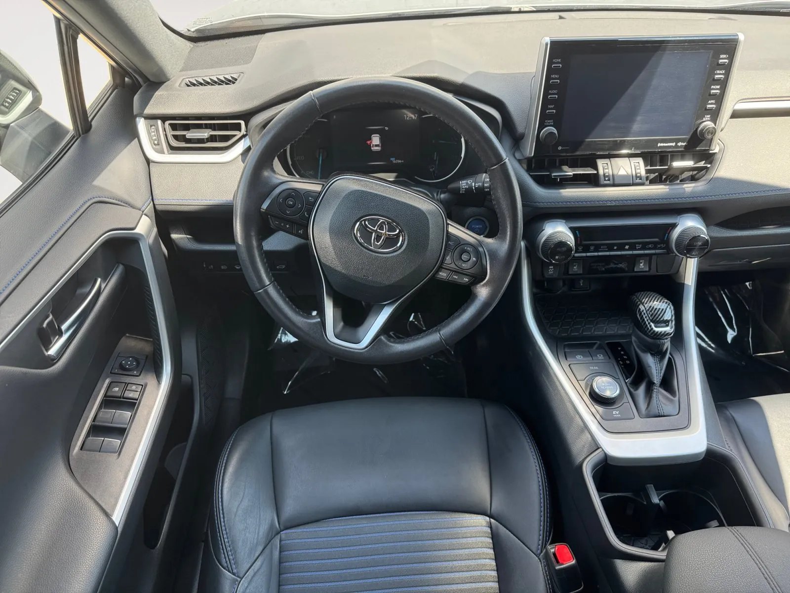 Toyota RAV4 photo 10