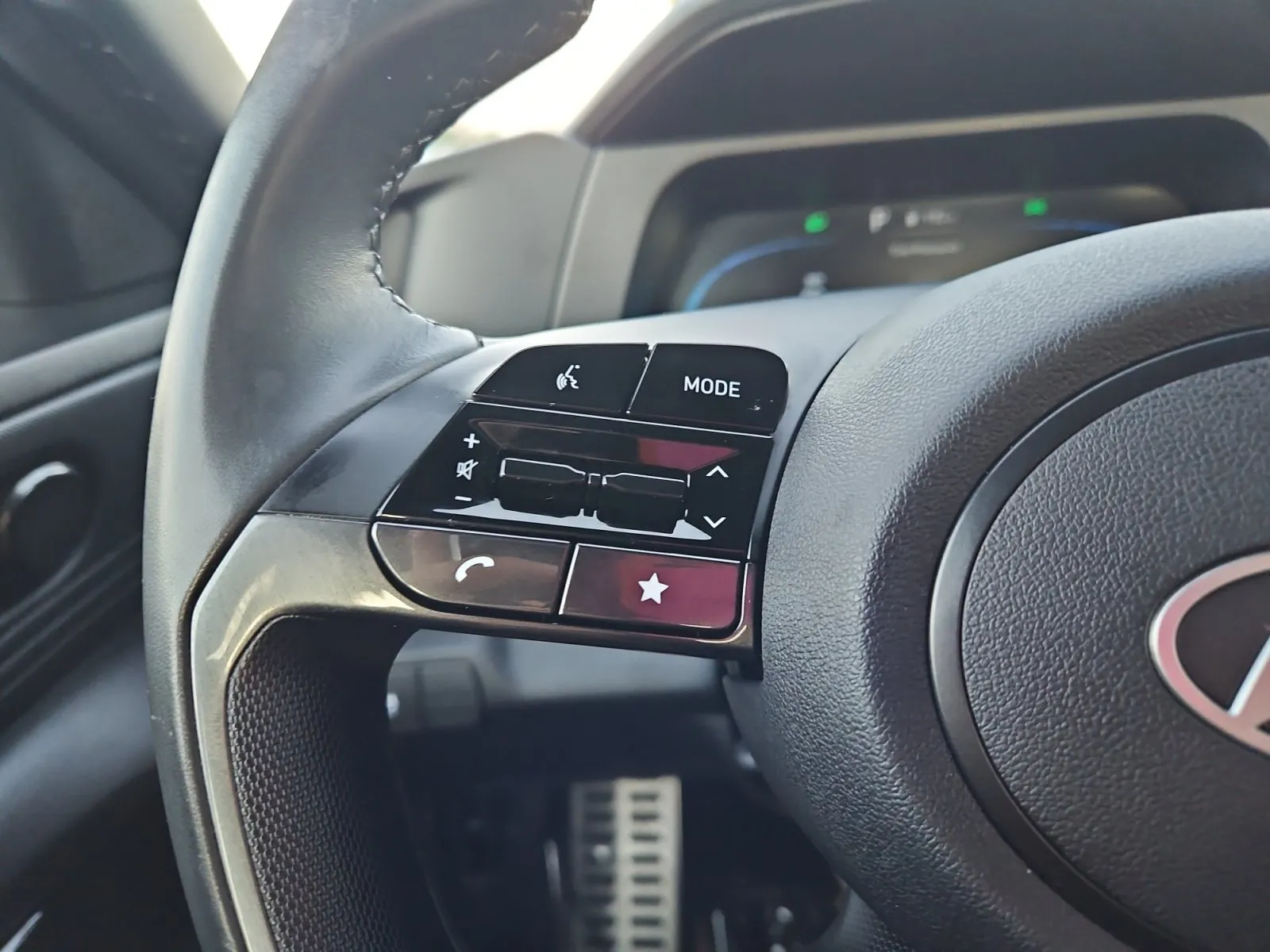 Hyundai Elantra photo 25