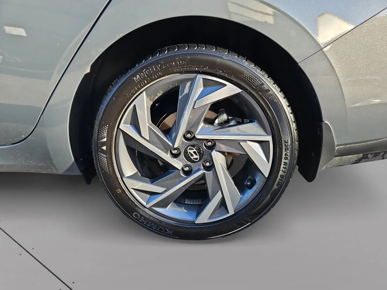 Hyundai Elantra photo 16