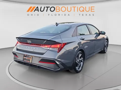 More photos of 2025 Hyundai Elantra SEL Sport at Auto Boutique Ohio, OH