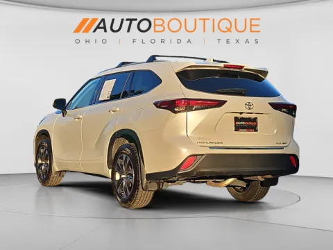 Another view of 2022 Toyota Highlander XLE for sale in Columbus, OH at Auto Boutique Ohio
