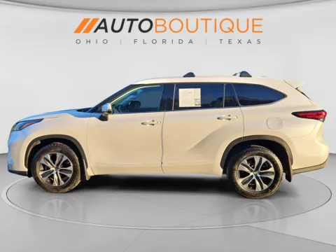 Photos of 2022 Toyota Highlander XLE for sale in Columbus, OH at Auto Boutique Ohio
