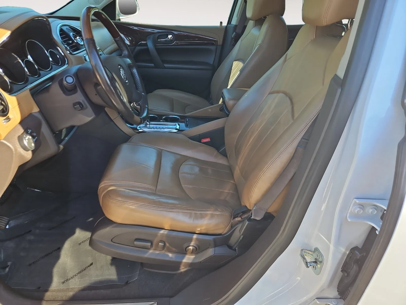 Buick Enclave photo 10