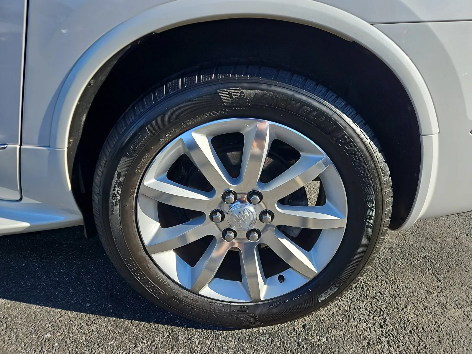 Buick Enclave photo 17