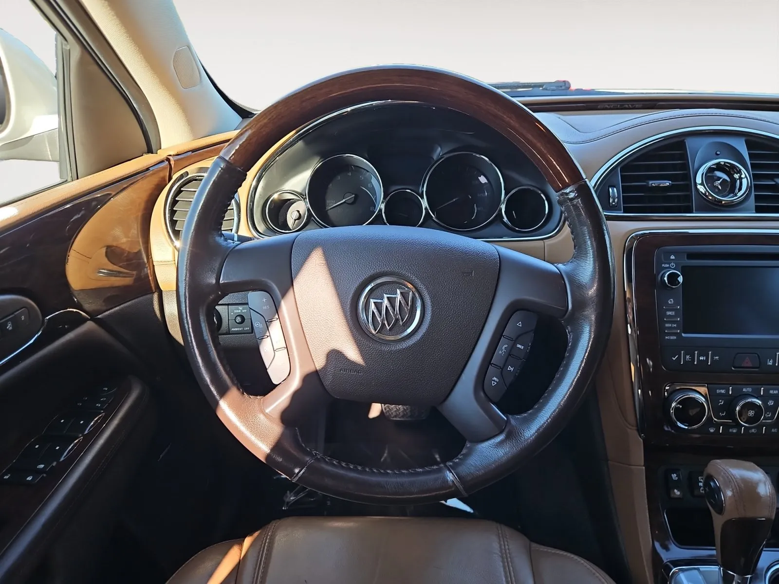 Buick Enclave photo 13