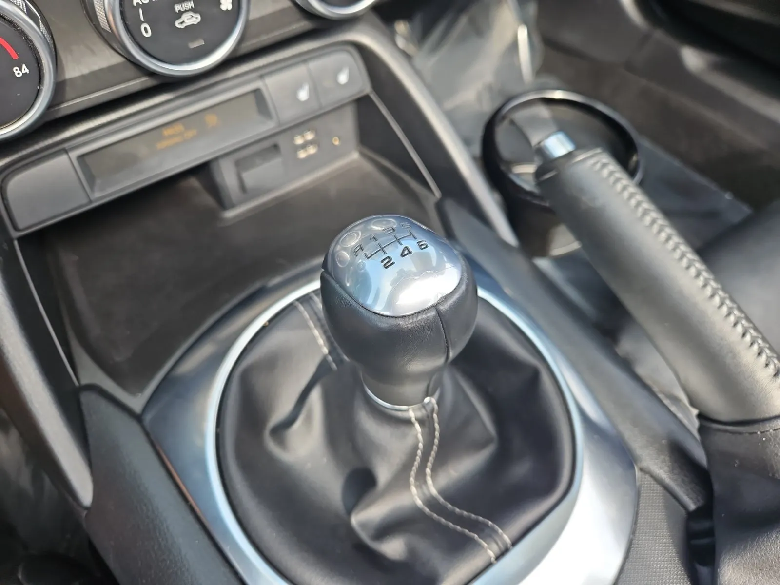 Fiat 124 Spider photo 21
