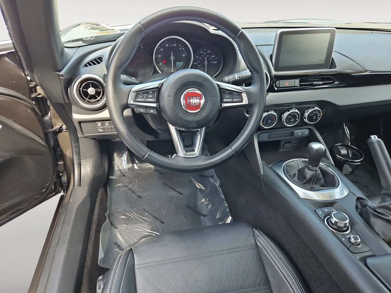 Fiat 124 Spider photo 11