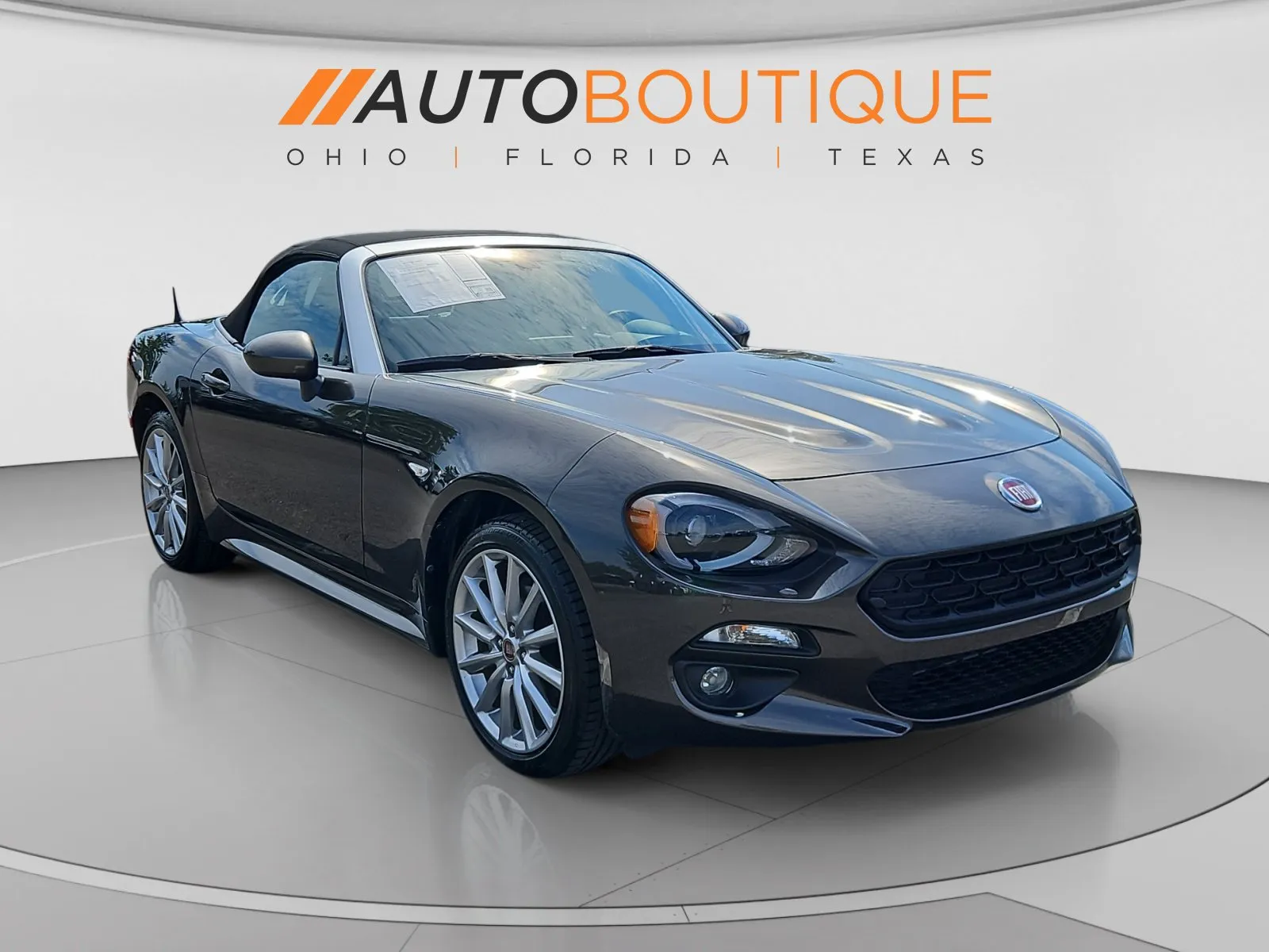 Fiat 124 Spider photo 8