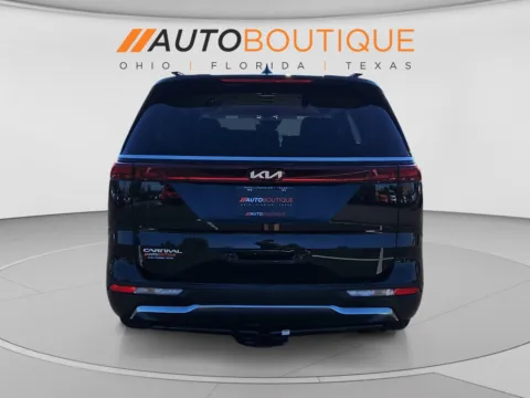 More photos of 2023 Kia Carnival SX at Auto Boutique Ohio, OH