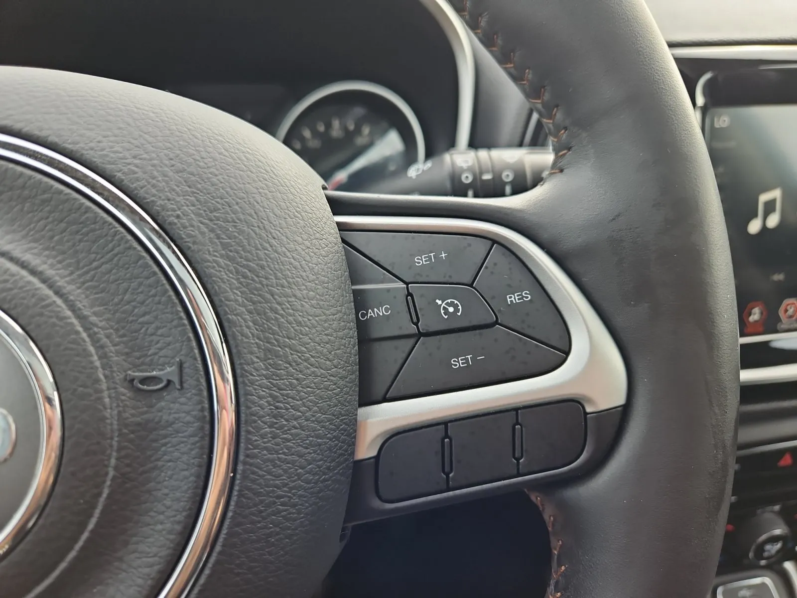 Jeep Compass photo 24