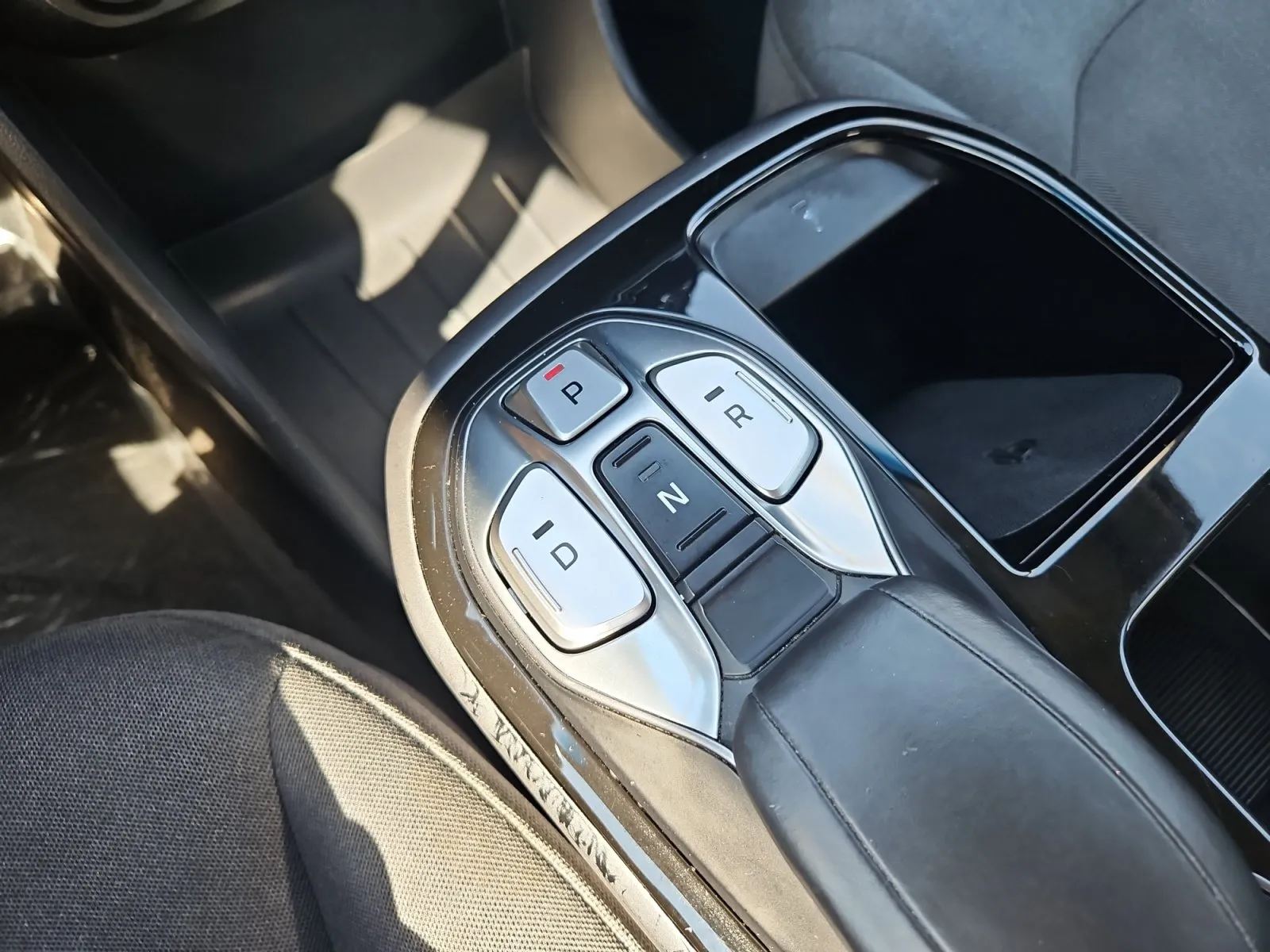 Hyundai Ioniq photo 21