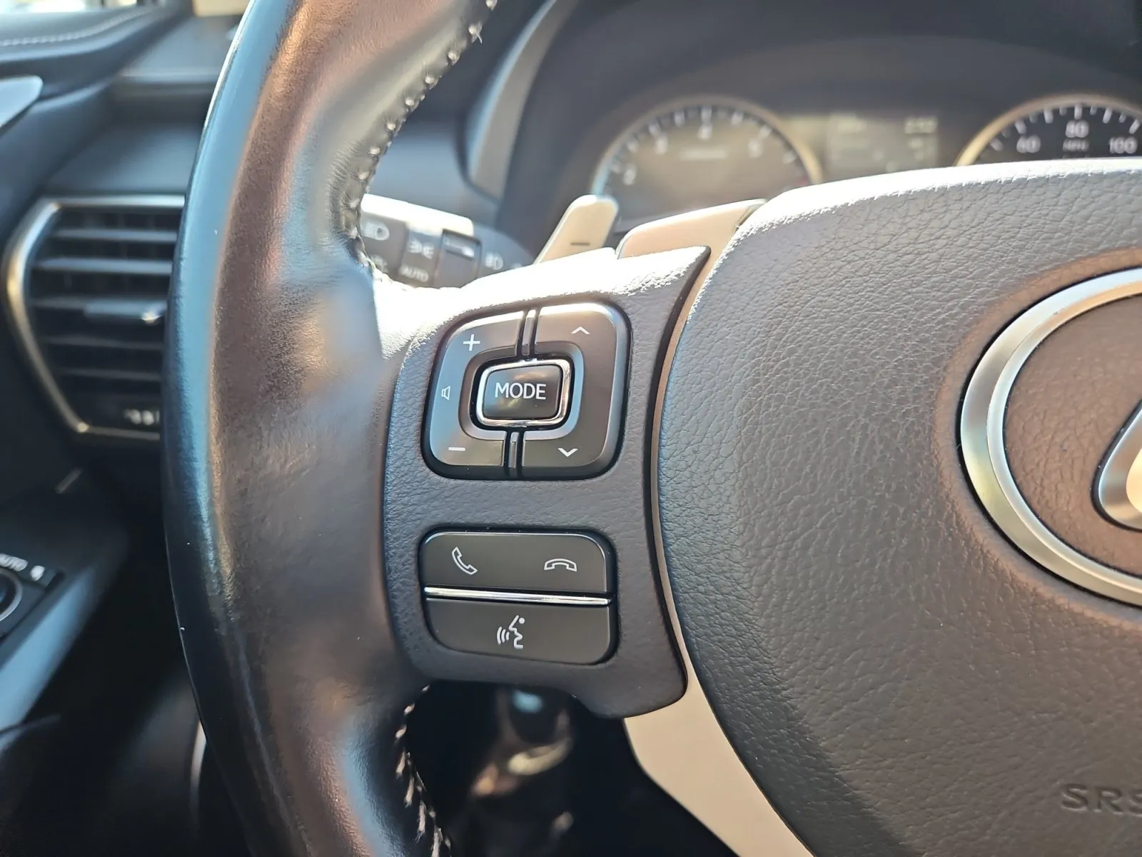 Lexus NX photo 24