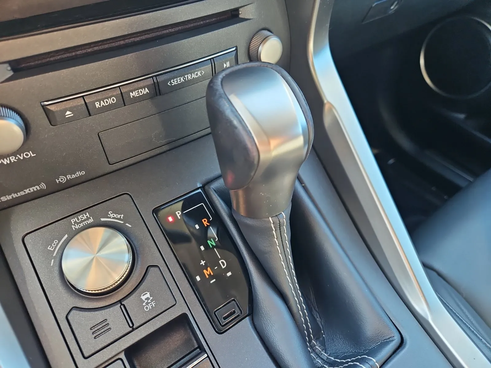 Lexus NX photo 20