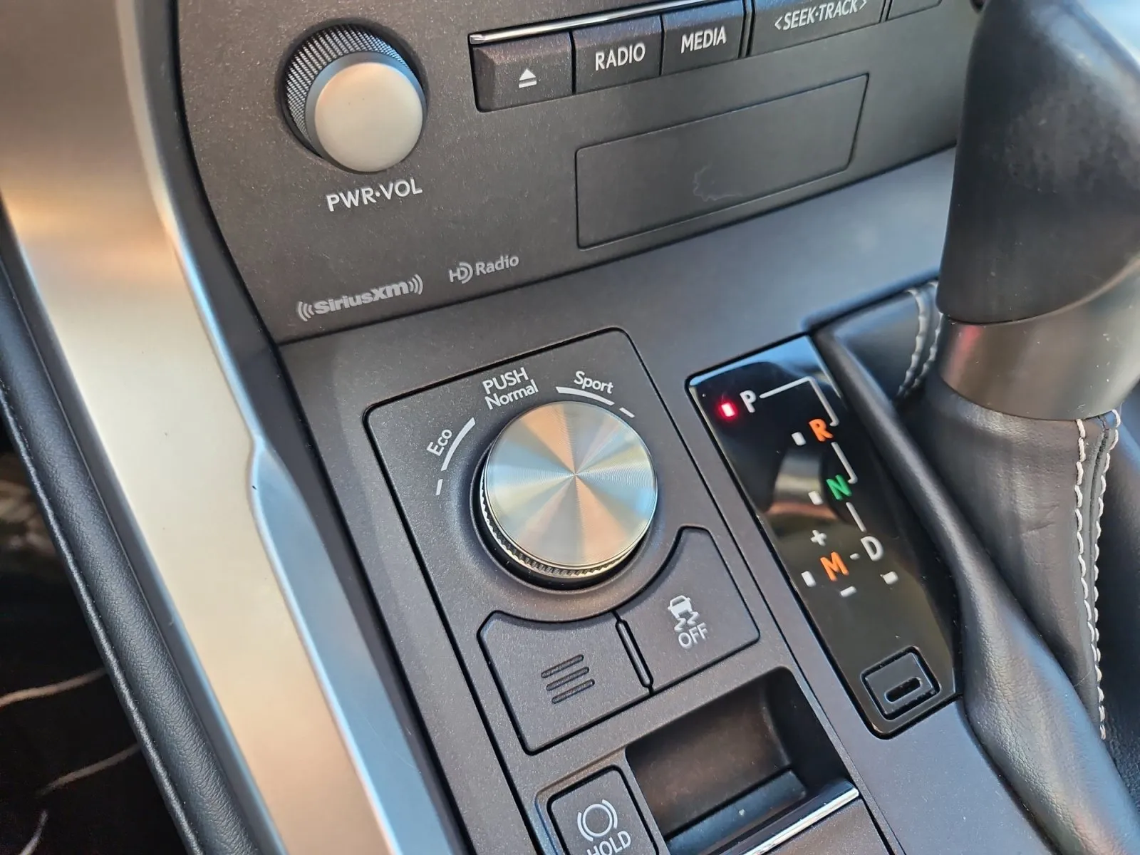 Lexus NX photo 19
