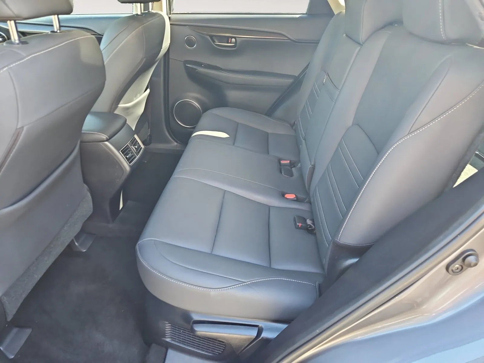 Lexus NX photo 13
