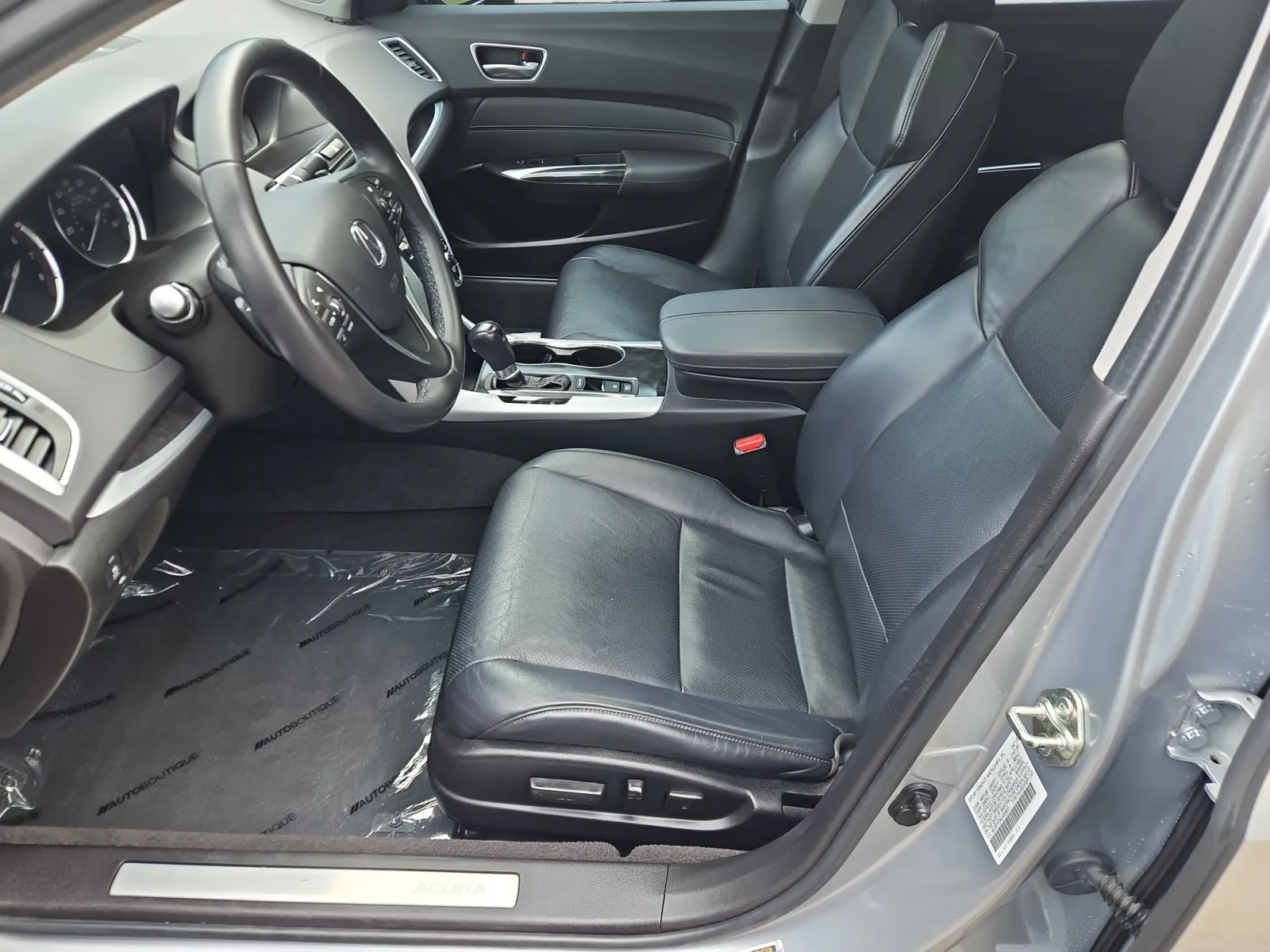 Acura TLX photo 10