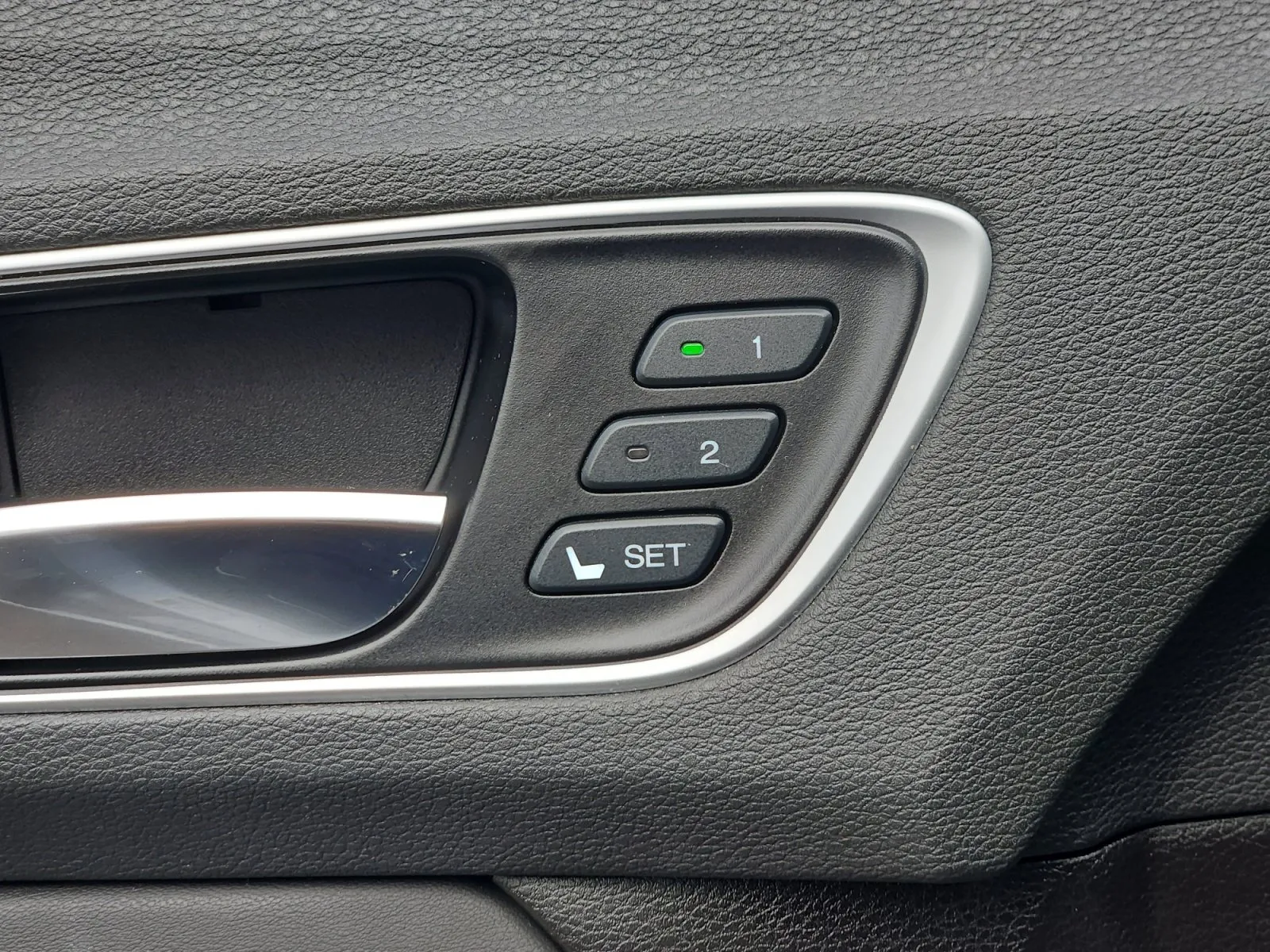 Acura TLX photo 16