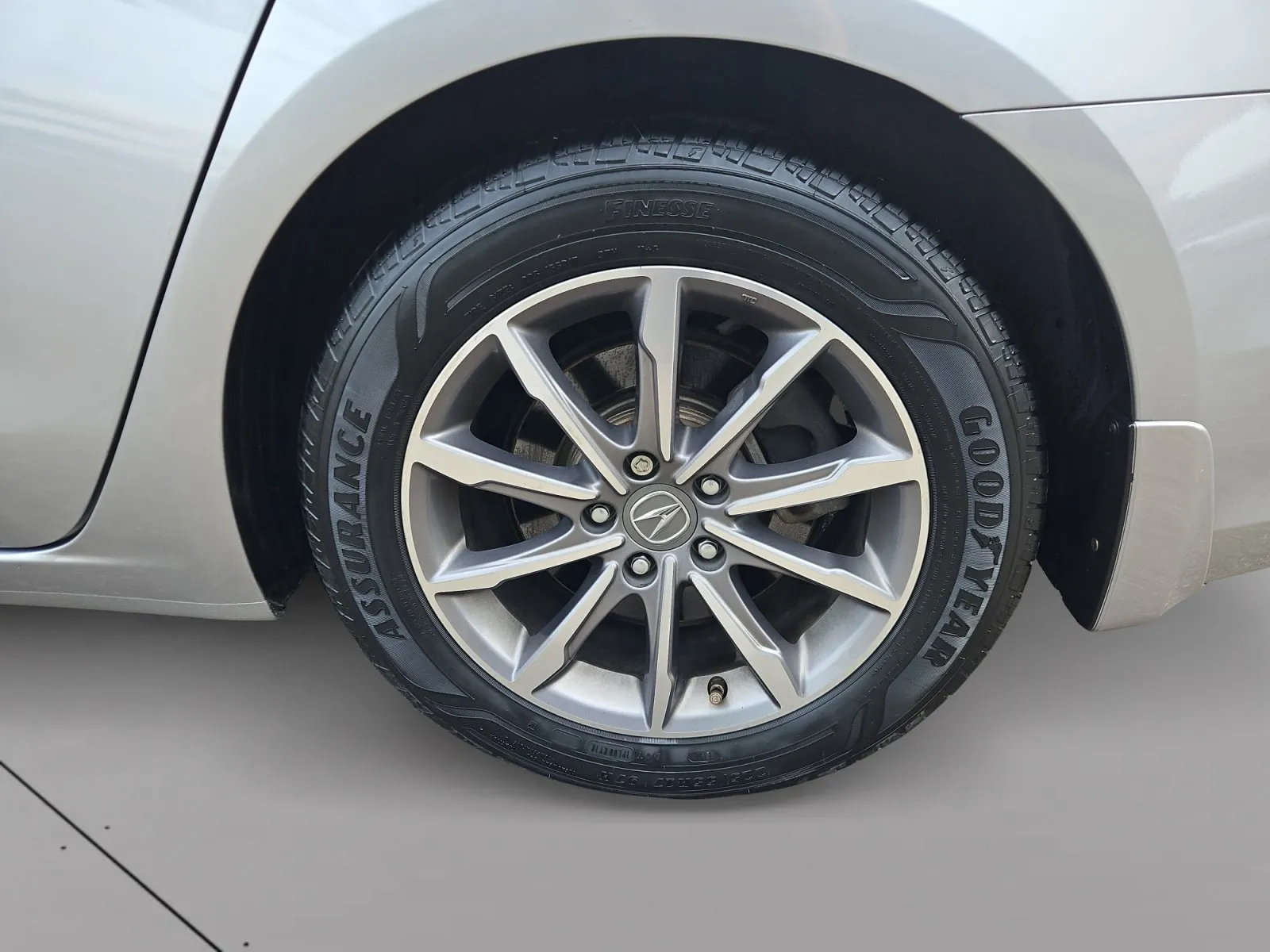 Acura TLX photo 15