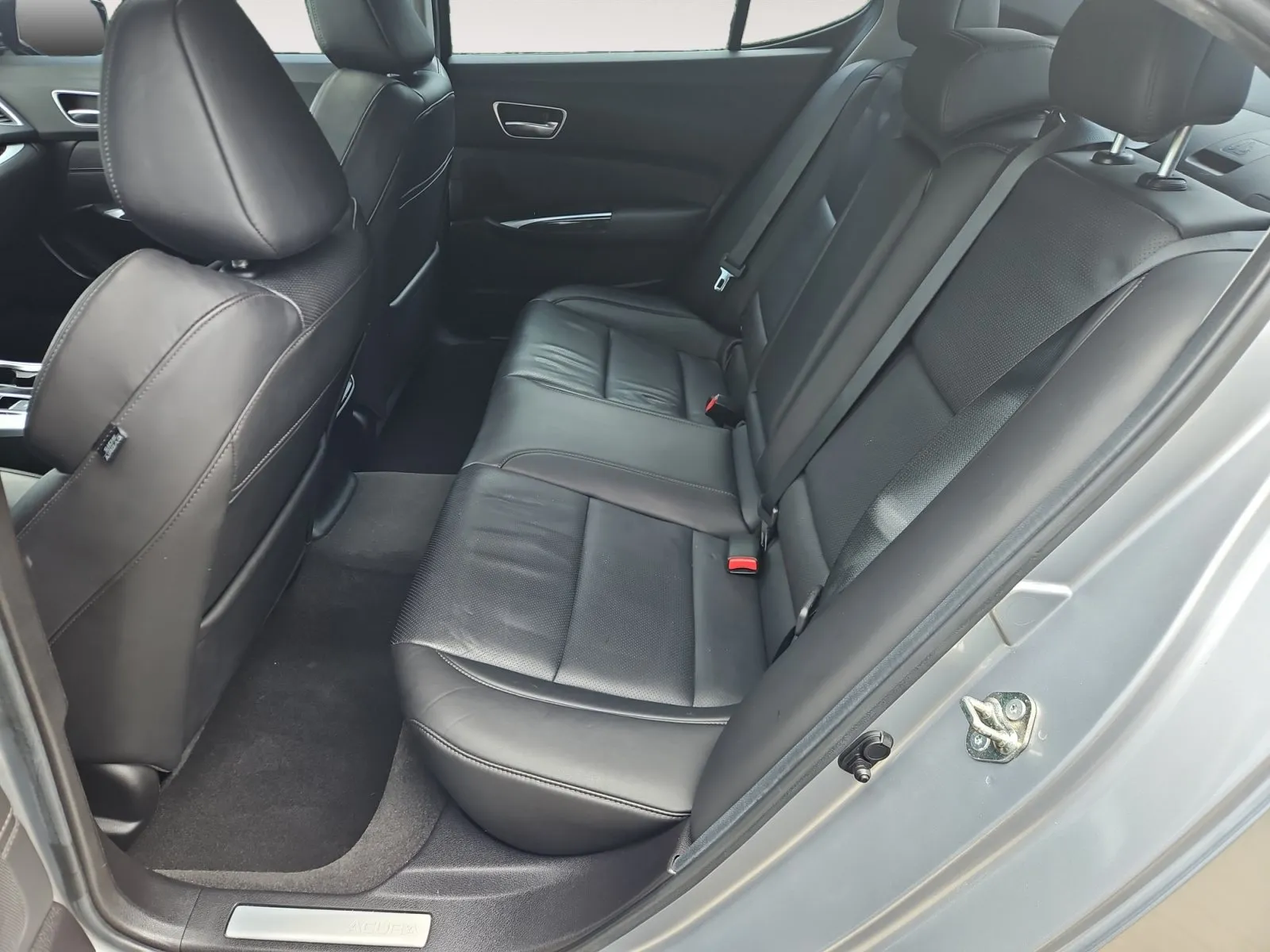 Acura TLX photo 14