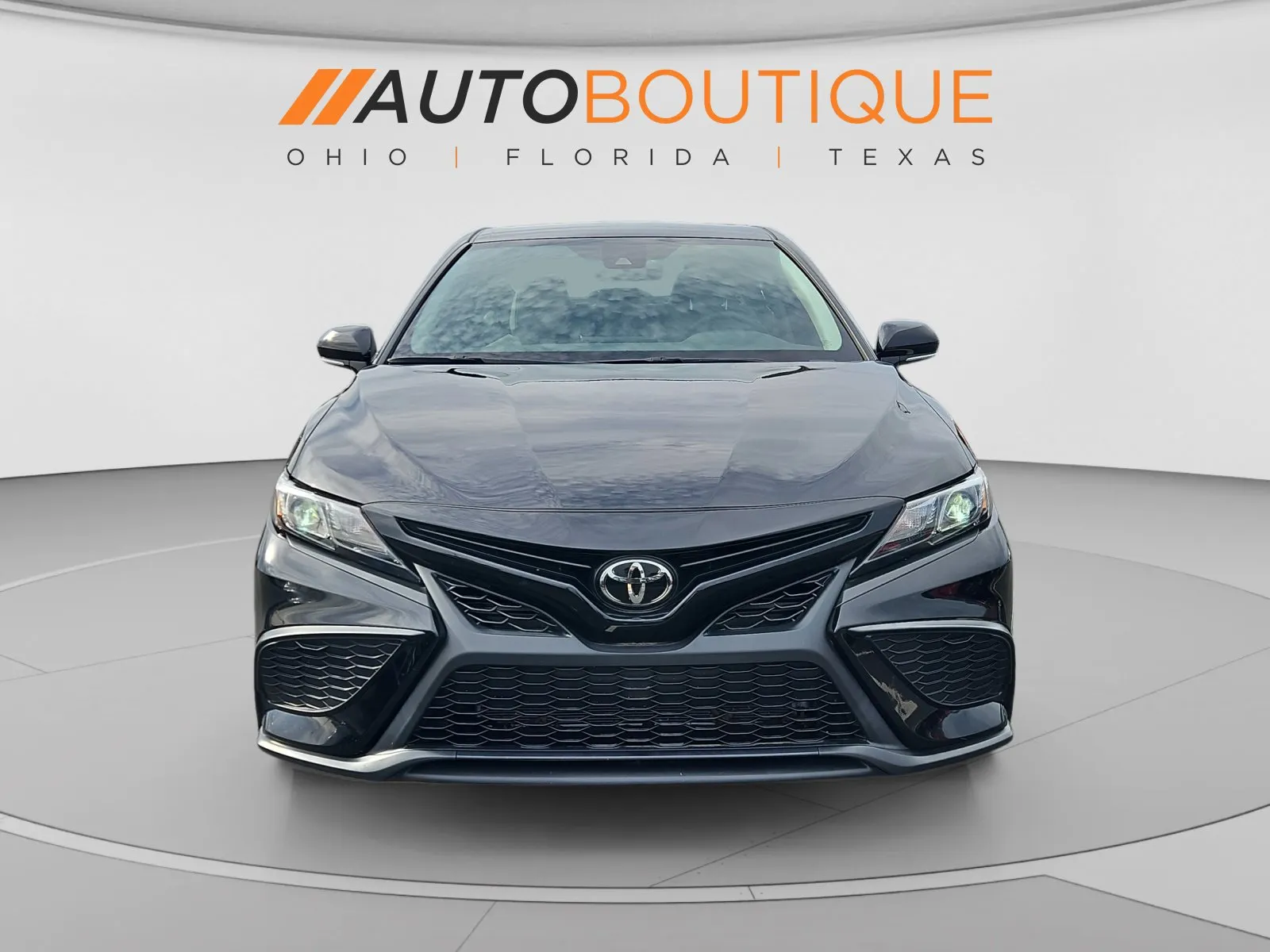Toyota Camry photo 9