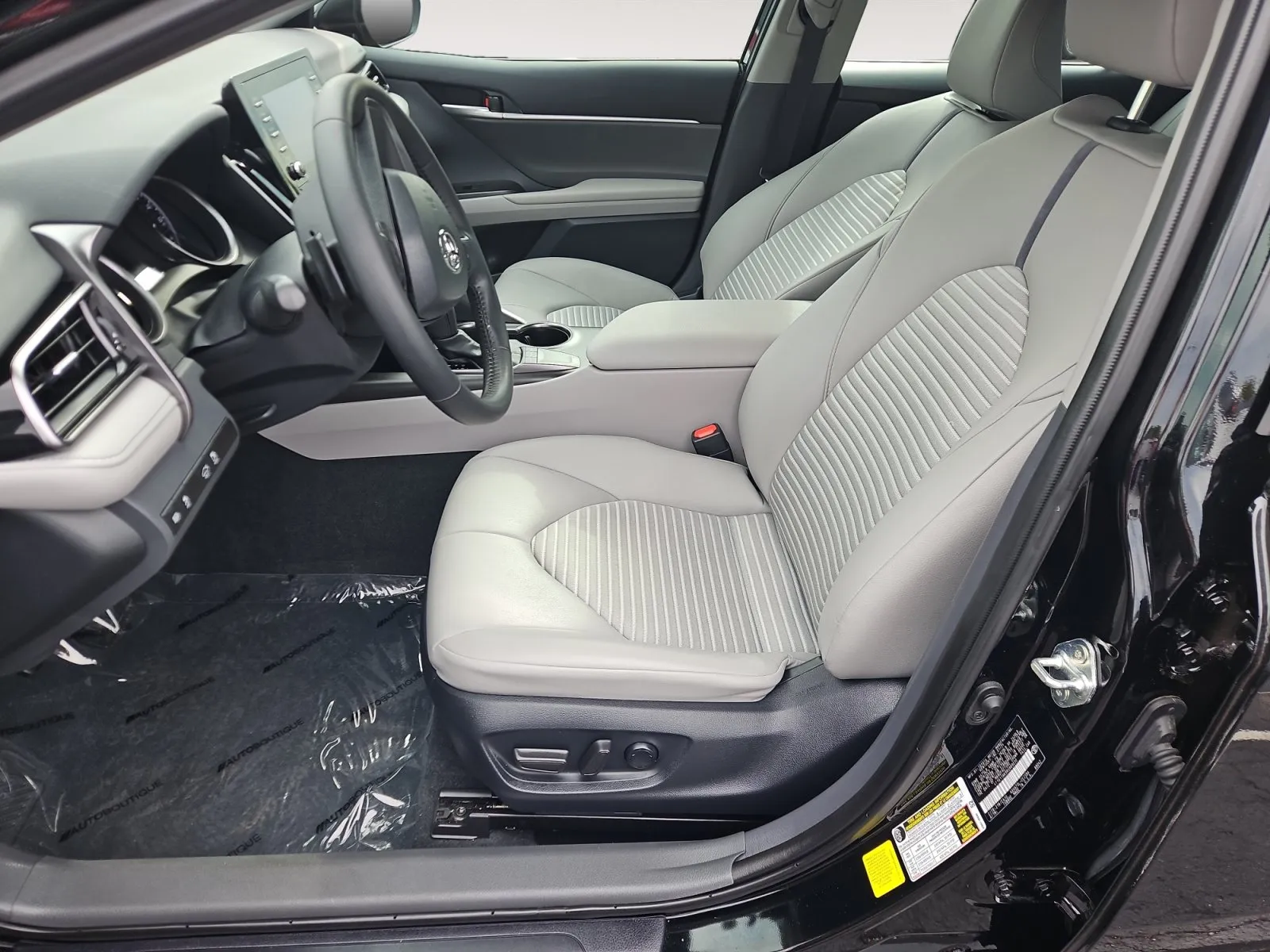 Toyota Camry photo 10