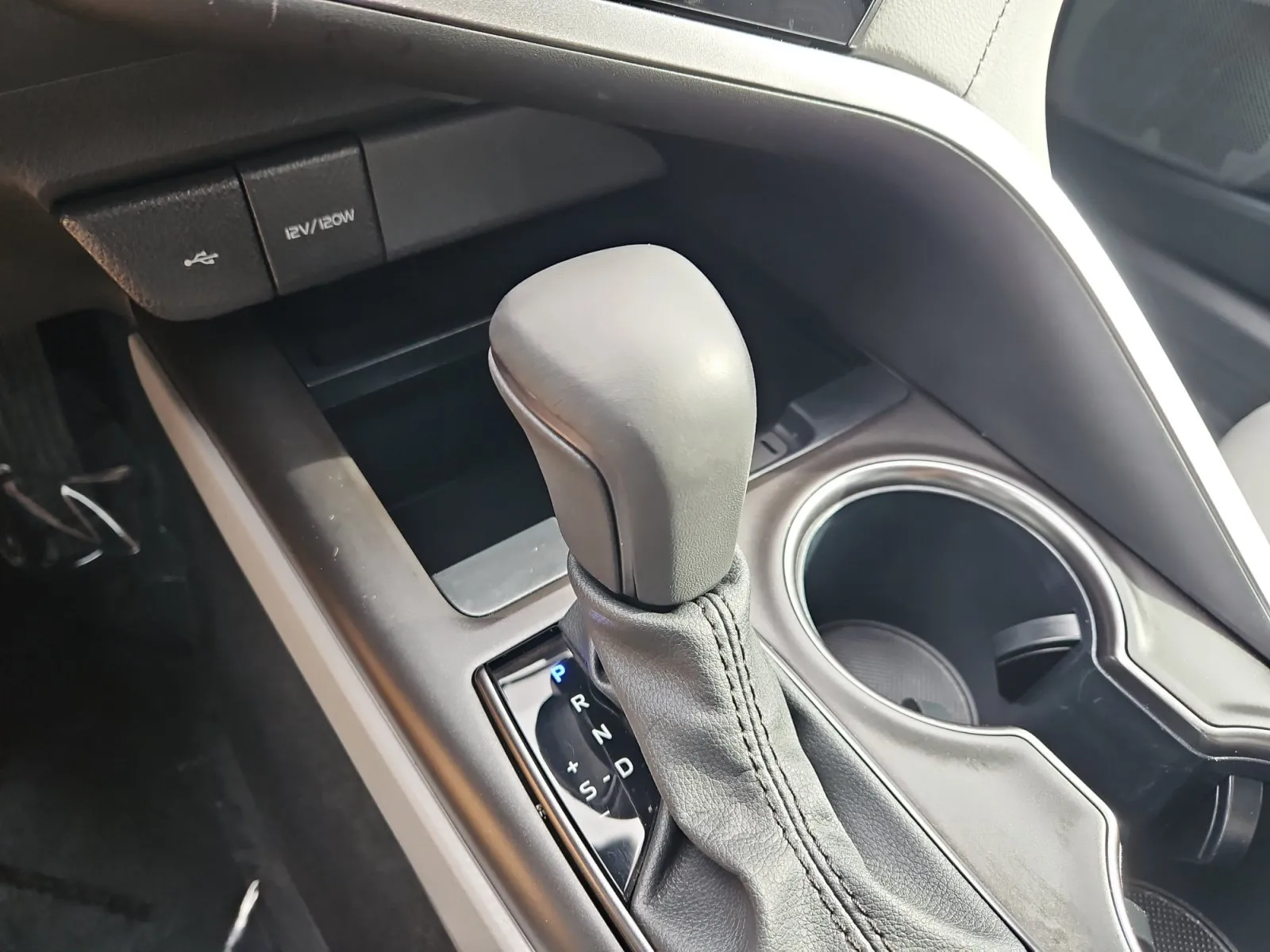 Toyota Camry photo 21