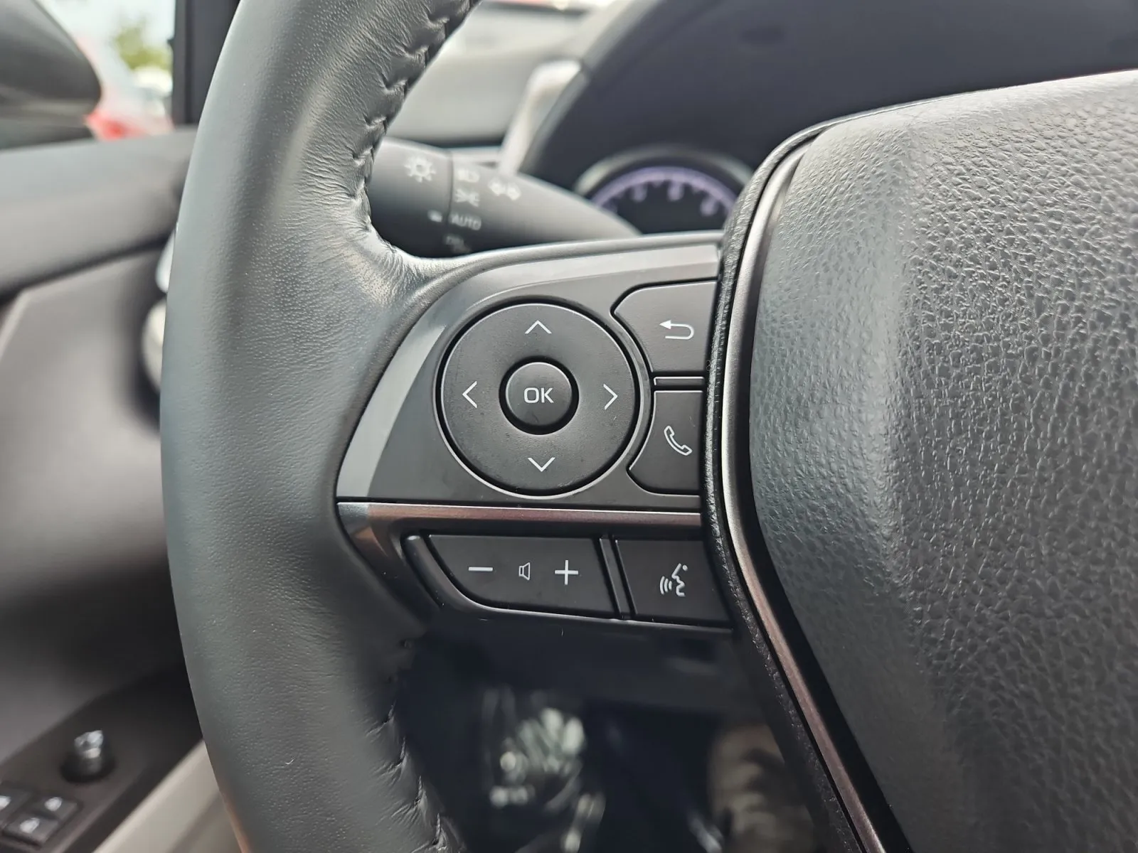 Toyota Camry photo 25