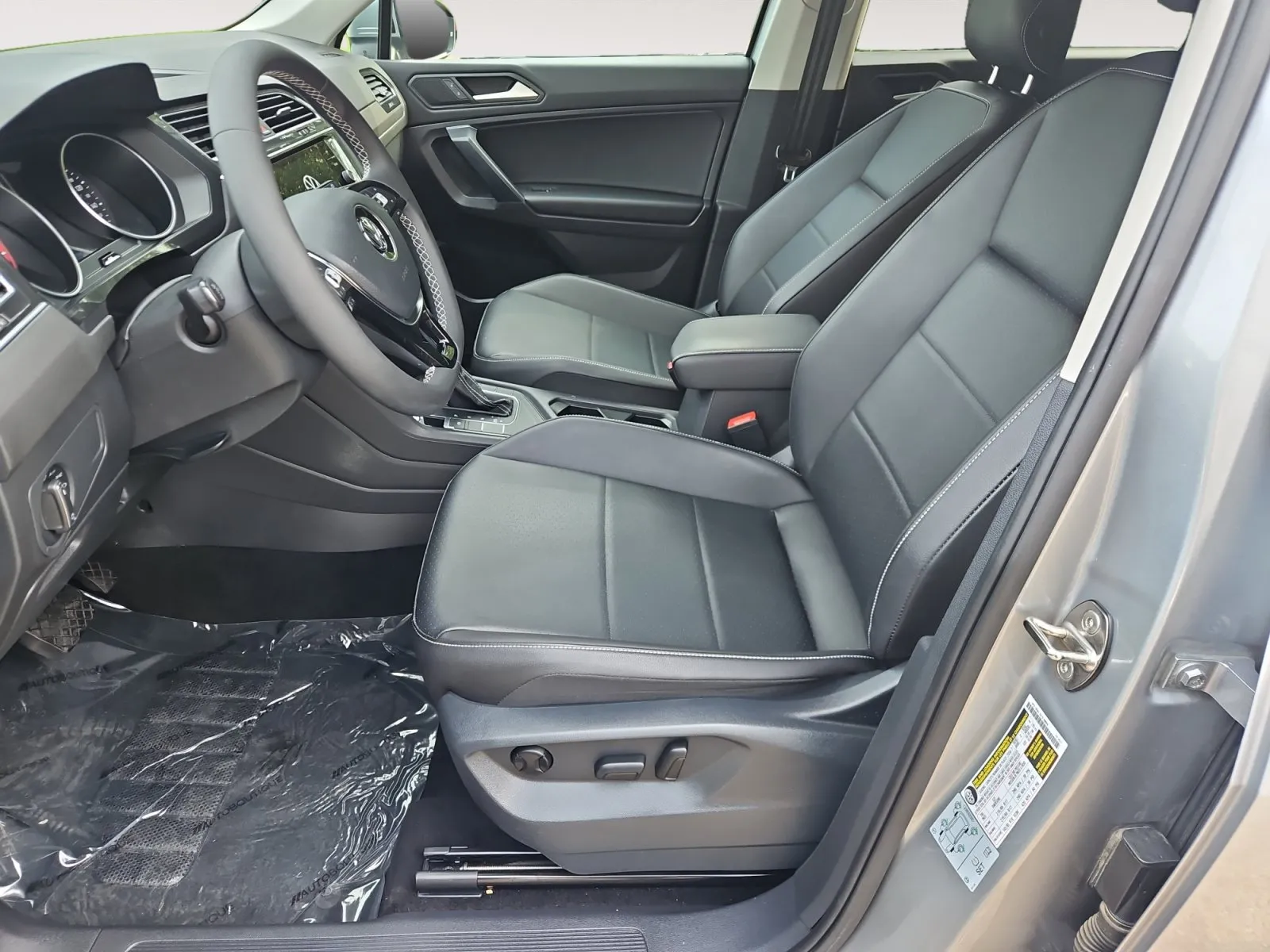 Volkswagen Tiguan photo 10