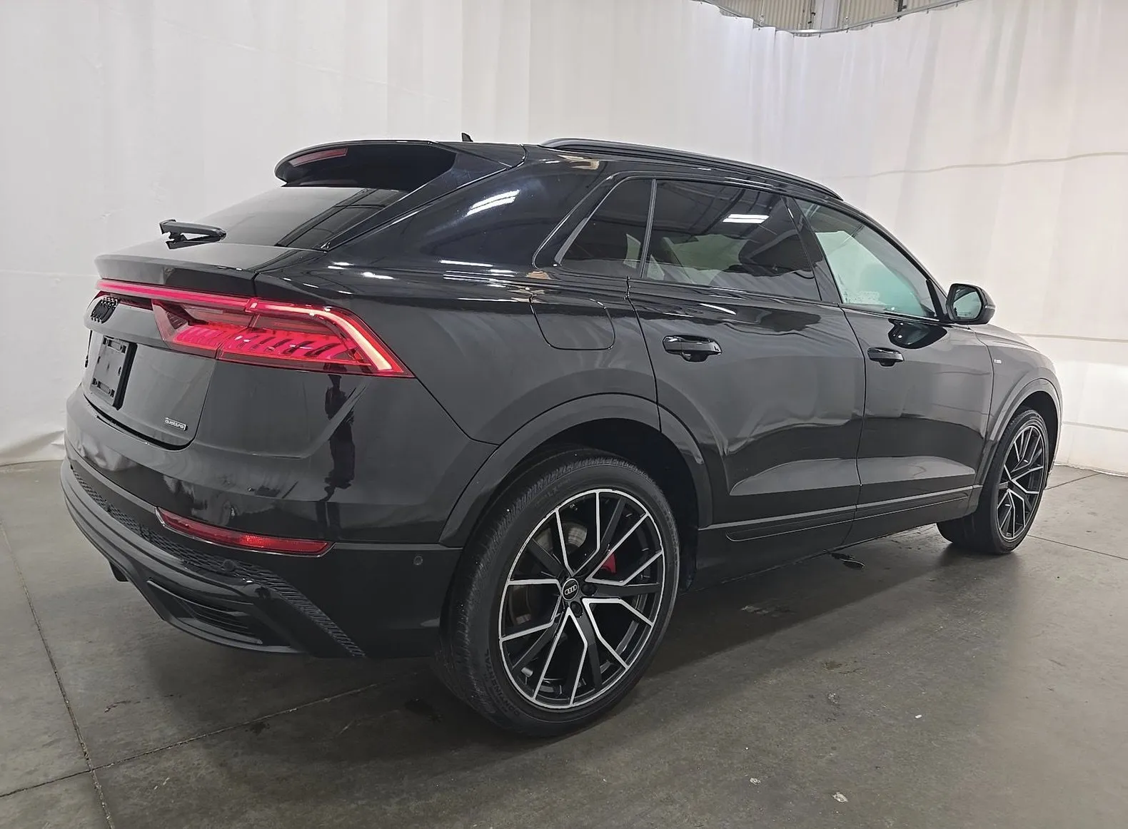 Audi Q8 photo 4